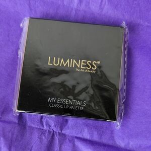 Luminess
My Essentials Lip Palette Six Shades NEW